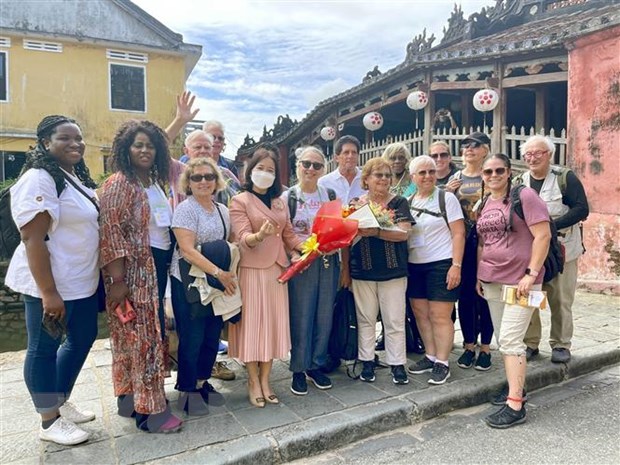 Hoi An accueille 126 premiers visiteurs étrangers de cette année